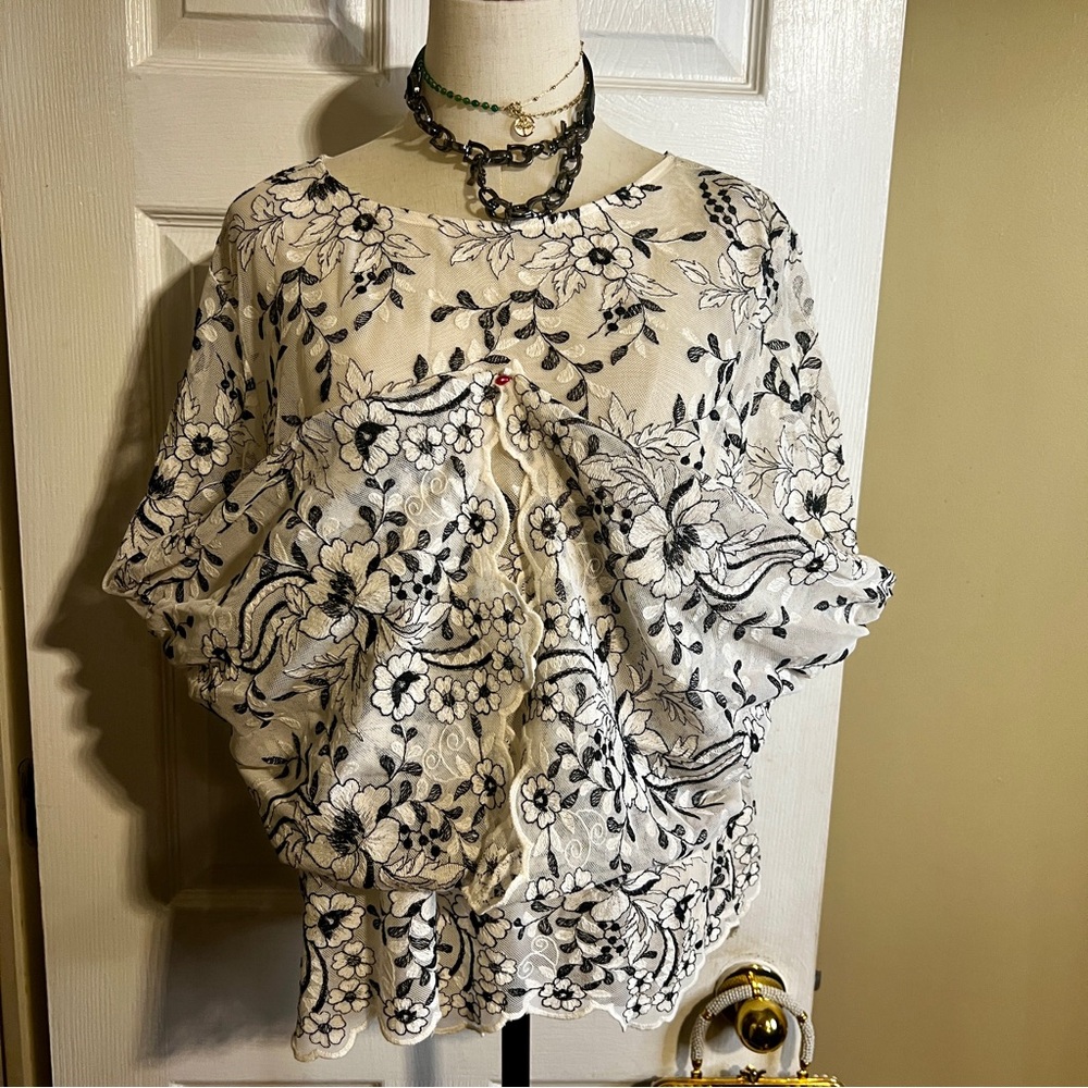 Karen Kane Wms Sheer Mesh Floral Embroidery‎ Bell Sleeve Boho Fairy Artsy Top XL